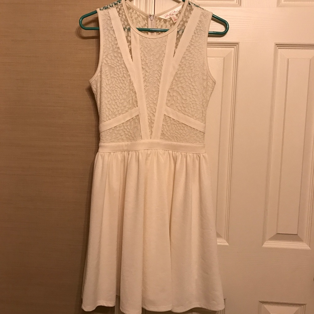 White cream lace dress